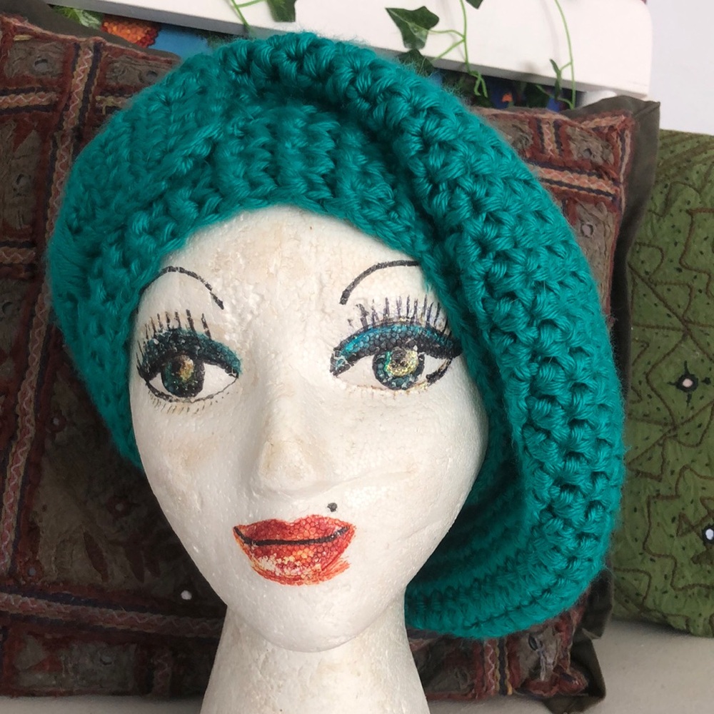 Big floppy knitted hat